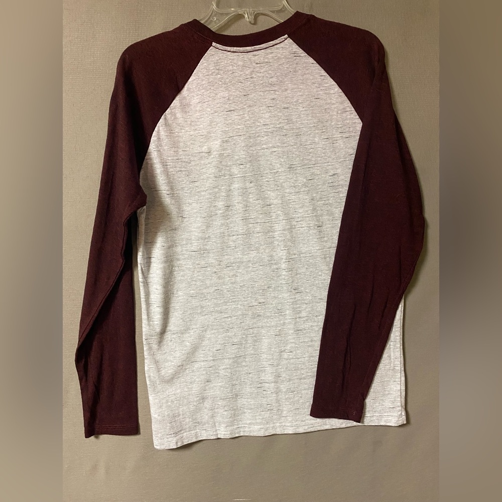 Authentic Hurley Mens Long Sleeve like new